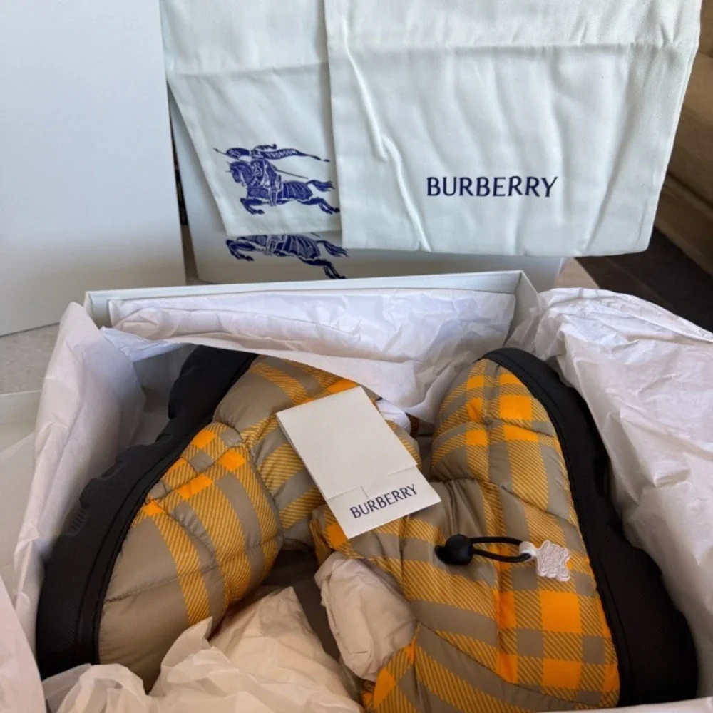 Burberry MEN'S Hunter Check Drawstring Pillow‎ Padded Snow Boots, Sz 41